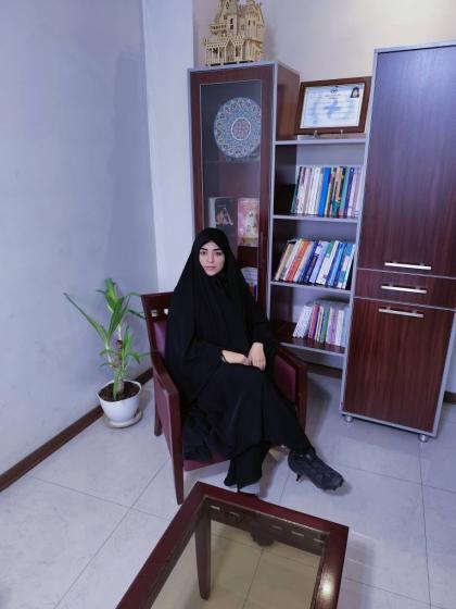 محیا زنده دل